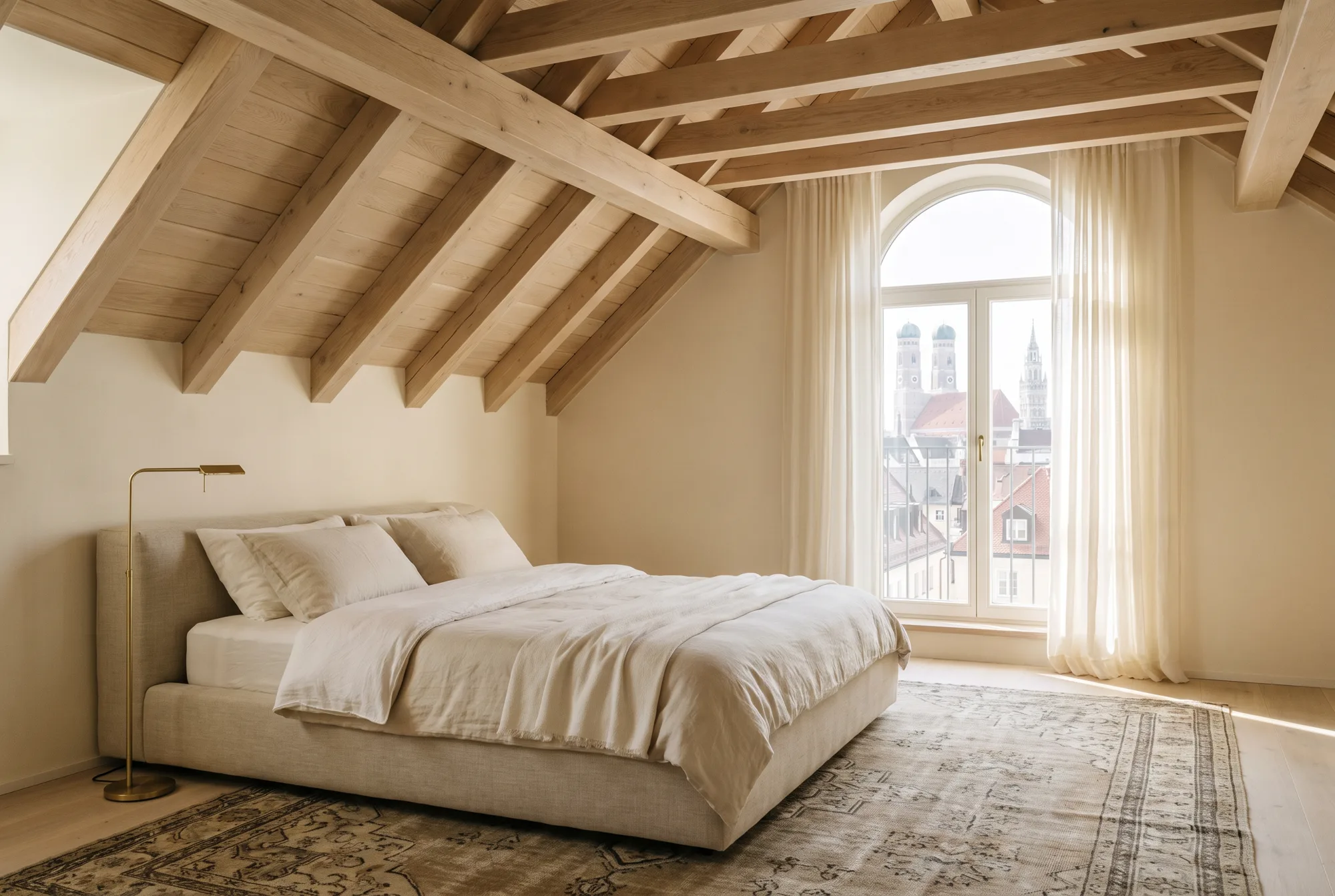 Schlafzimmer unter dem Dachstuhl